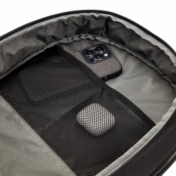 Incase รุ่น Tracks Backpack with Cordura® 25L - กระเป๋าเป้สะพายหลัง ความจุ 25 ลิตร - สี Black