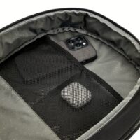 Incase รุ่น Tracks Backpack with Cordura® 25L - กระเป๋าเป้สะพายหลัง ความจุ 25 ลิตร - สี Black