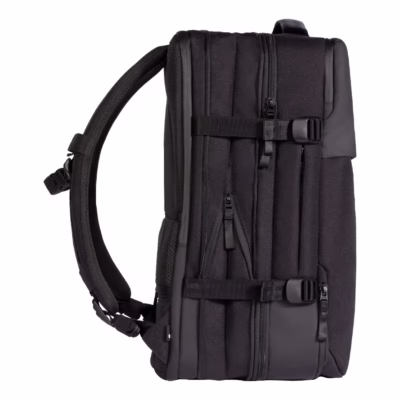 Incase รุ่น A.R.C. Travel Pack - กระเป๋าเป้สะพายหลัง - Black