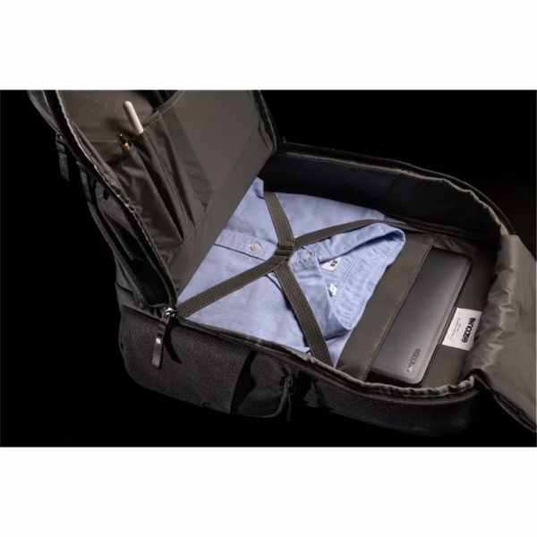 Incase รุ่น A.R.C. Travel Pack - กระเป๋าเป้สะพายหลัง - Black