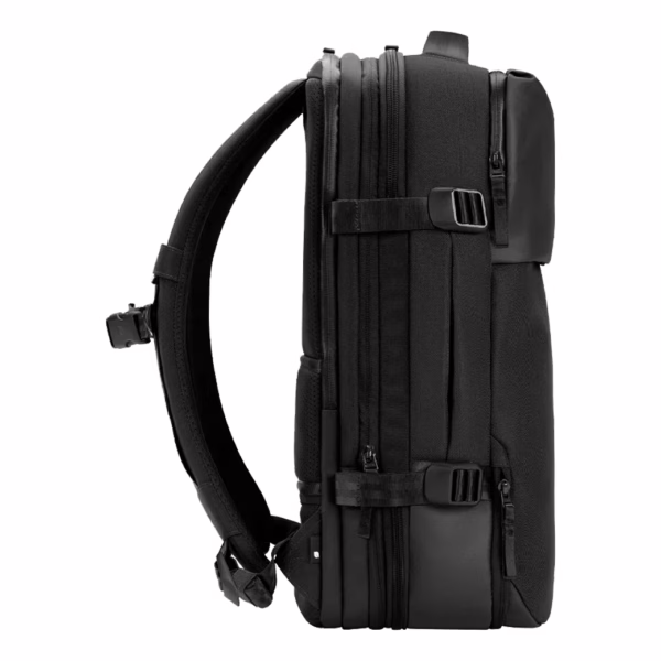 Incase รุ่น A.R.C. Travel Pack - กระเป๋าเป้สะพายหลัง - Black