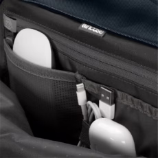 Incase รุ่น A.R.C. Travel Pack - กระเป๋าเป้สะพายหลัง - สี Navy