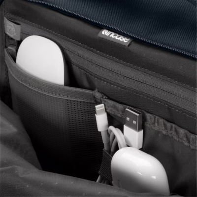 Incase รุ่น A.R.C. Travel Pack - กระเป๋าเป้สะพายหลัง - สี Navy