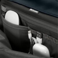Incase รุ่น A.R.C. Travel Pack - กระเป๋าเป้สะพายหลัง - สี Navy