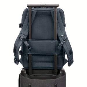 Incase รุ่น A.R.C. Travel Pack - กระเป๋าเป้สะพายหลัง - สี Navy