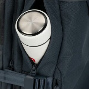 Incase รุ่น A.R.C. Travel Pack - กระเป๋าเป้สะพายหลัง - สี Navy