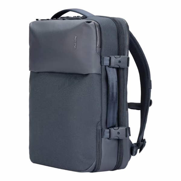 Incase รุ่น A.R.C. Travel Pack - กระเป๋าเป้สะพายหลัง - สี Navy