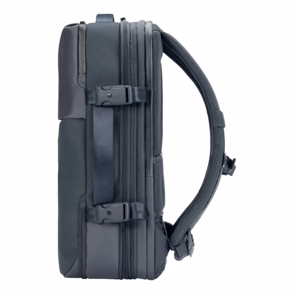 Incase รุ่น A.R.C. Travel Pack - กระเป๋าเป้สะพายหลัง - สี Navy
