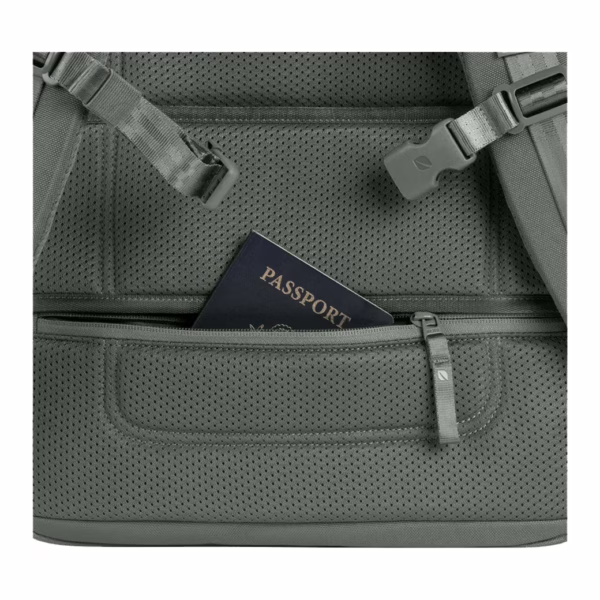 Incase รุ่น A.R.C. Travel Pack - กระเป๋าเป้สะพายหลัง - สี Smoked Ivy