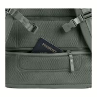 Incase รุ่น A.R.C. Travel Pack - กระเป๋าเป้สะพายหลัง - สี Smoked Ivy