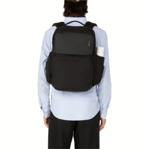 Incase รุ่น A.R.C. Commuter Pack - กระเป๋าเป้สะพายหลัง - สี Black