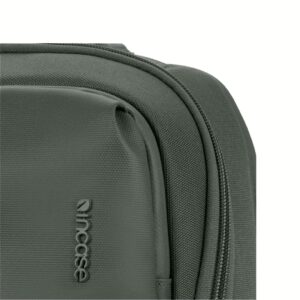 Incase รุ่น A.R.C. Commuter Pack - กระเป๋าเป้สะพายหลัง - สี Smoked Ivy