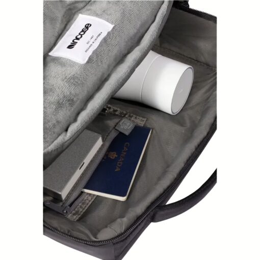 Incase รุ่น A.R.C. Day Pack - กระเป๋าเป้สะพายหลัง - สี Black - Image 10