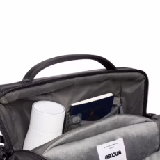 Incase รุ่น A.R.C. Day Pack - กระเป๋าเป้สะพายหลัง - สี Black