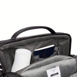 Incase รุ่น A.R.C. Day Pack - กระเป๋าเป้สะพายหลัง - สี Black