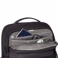 Incase รุ่น A.R.C. Day Pack - กระเป๋าเป้สะพายหลัง - สี Black