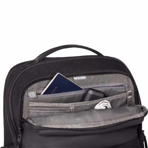 Incase รุ่น A.R.C. Day Pack - กระเป๋าเป้สะพายหลัง - สี Black