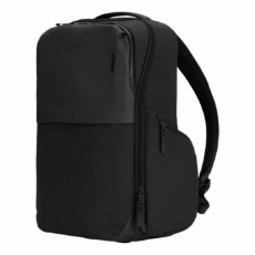 Incase รุ่น A.R.C. Day Pack - กระเป๋าเป้สะพายหลัง - สี Black