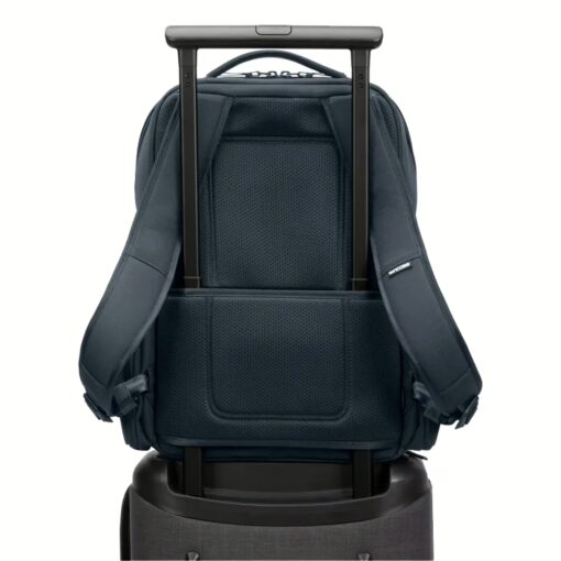 Incase รุ่น A.R.C. Day Pack - กระเป๋าเป้สะพายหลัง - สี Navy - Image 9