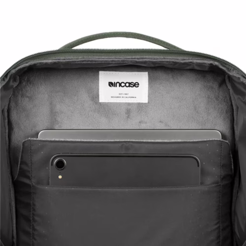 Incase รุ่น A.R.C. Day Pack - กระเป๋าเป้สะพายหลัง - สี Smoked Ivy
