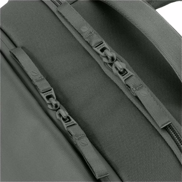 Incase รุ่น A.R.C. Day Pack - กระเป๋าเป้สะพายหลัง - สี Smoked Ivy