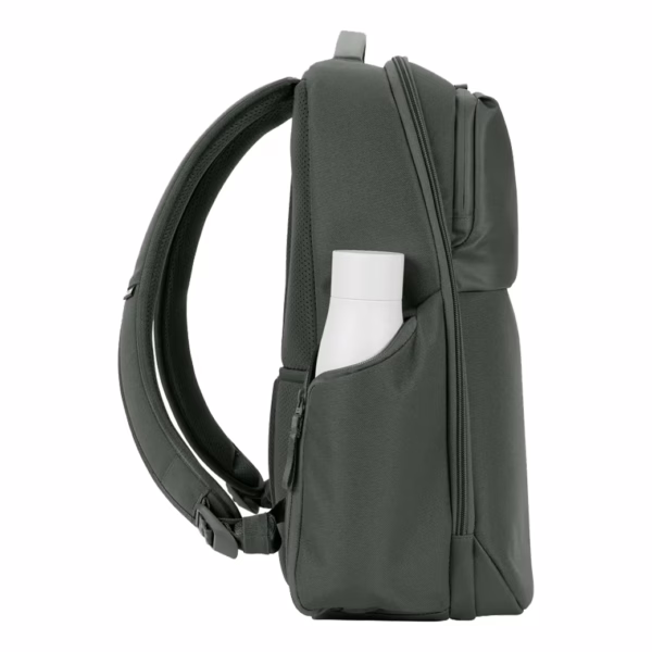 Incase รุ่น A.R.C. Day Pack - กระเป๋าเป้สะพายหลัง - สี Smoked Ivy