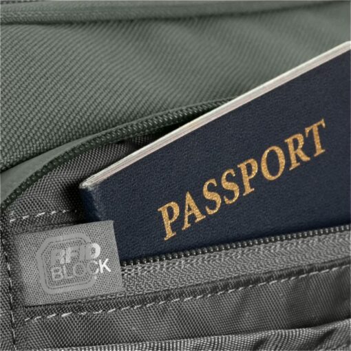 Incase รุ่น A.R.C. Day Pack - กระเป๋าเป้สะพายหลัง - สี Smoked Ivy - Image 18
