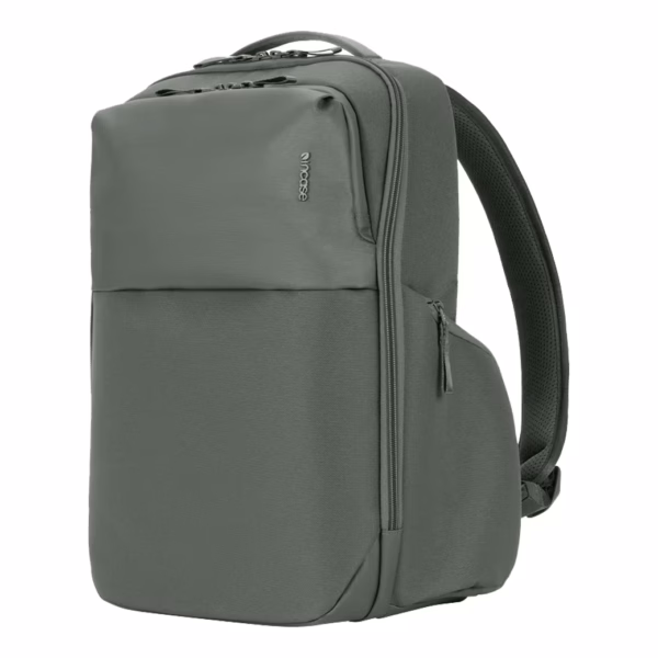 Incase รุ่น A.R.C. Day Pack - กระเป๋าเป้สะพายหลัง - สี Smoked Ivy