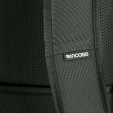 Incase รุ่น A.R.C. Day Pack - กระเป๋าเป้สะพายหลัง - สี Smoked Ivy