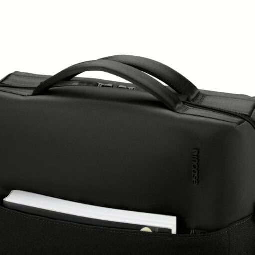 Incase รุ่น A.R.C. Tech Tote - กระเป๋า - สี Black - Image 3