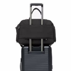 Incase รุ่น A.R.C. Duffel - กระเป๋า - สี Black