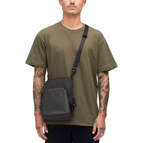 Incase รุ่น A.R.C. Crossbody Bag - กระเป๋า - สี Black