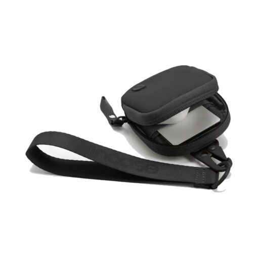 Incase รุ่น A.R.C. Zip Case Pouch - กระเป๋า - สี Black - Image 4