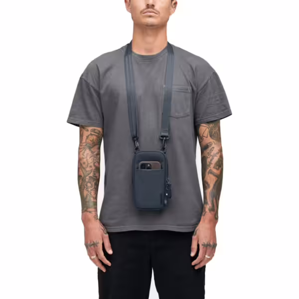 Incase รุ่น A.R.C. Neck Pouch - กระเป๋า - สี Navy