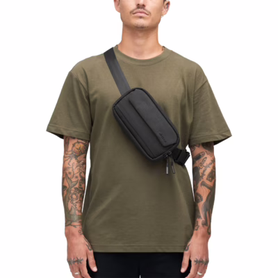 Incase รุ่น Crosstown Sling - กระเป๋า - สี Black