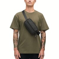 Incase รุ่น Crosstown Sling - กระเป๋า - สี Black