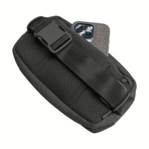 Incase รุ่น Crosstown Sling - กระเป๋า - สี Black