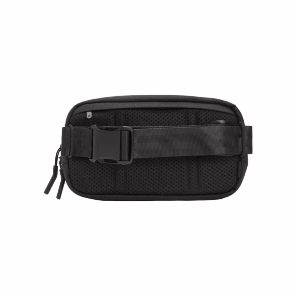 Incase รุ่น Crosstown Sling - กระเป๋า - สี Black