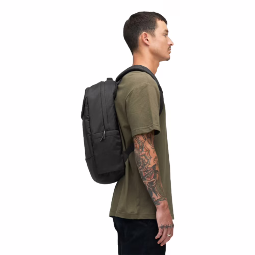 Incase รุ่น Crosstown Backpack - กระเป๋า - สี Black