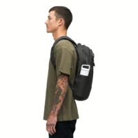 Incase รุ่น Crosstown Backpack - กระเป๋า - สี Black