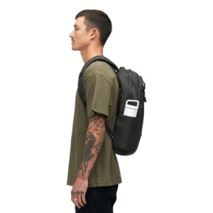 Incase รุ่น Crosstown Backpack - กระเป๋า - สี Black 23 Incase รุ่น Crosstown Backpack - กระเป๋า - สี Black