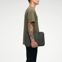 Incase รุ่น Crosstown Sleeve - ซองใส่แล็ปท็อป Laptop 14" - สี Black