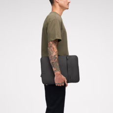 Incase รุ่น Crosstown Sleeve - ซองใส่แล็ปท็อป Laptop 16" - สี Black
