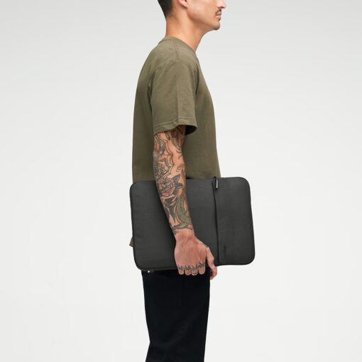 Incase รุ่น Crosstown Sleeve - ซองใส่แล็ปท็อป Laptop 16" - สี Black - Image 5