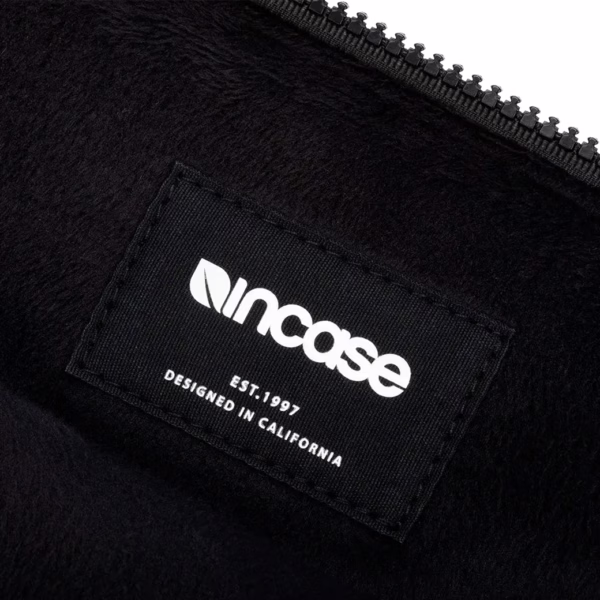 Incase รุ่น Compact Sleeve in Woolenex - ซองใส่แล็ปท็อป MacBook Pro 16" (2019-2024) - สี Graphite