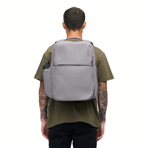 Incase รุ่น A.R.C. Day Pack - กระเป๋าเป้สะพายหลัง - สี Gray - Image 2