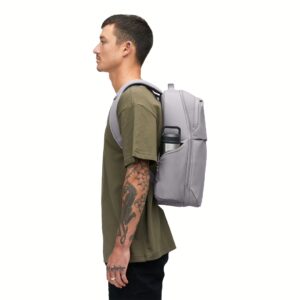 Incase รุ่น A.R.C. Day Pack - กระเป๋าเป้สะพายหลัง - สี Gray