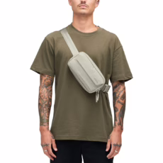 Incase รุ่น Crosstown Sling - กระเป๋า - สี Limestone