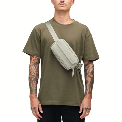 Incase รุ่น Crosstown Sling - กระเป๋า - สี Limestone - Image 2