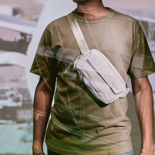 Incase รุ่น Crosstown Sling - กระเป๋า - สี Limestone